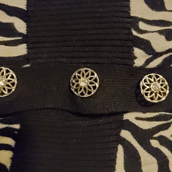 ZEBRA PRINT TOP - Picture 3 of 3